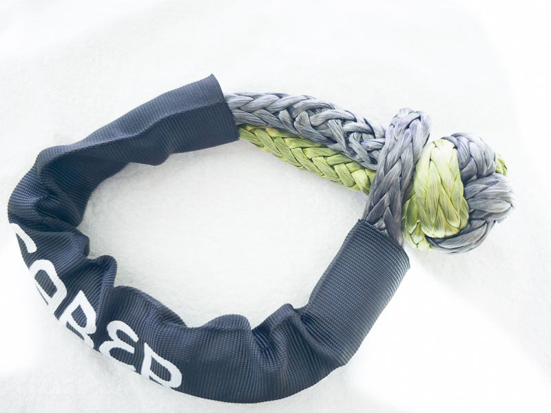 Saber Offroad 18,000kg Soft Shackle with Protective Sheath - Green | Saber Offroad