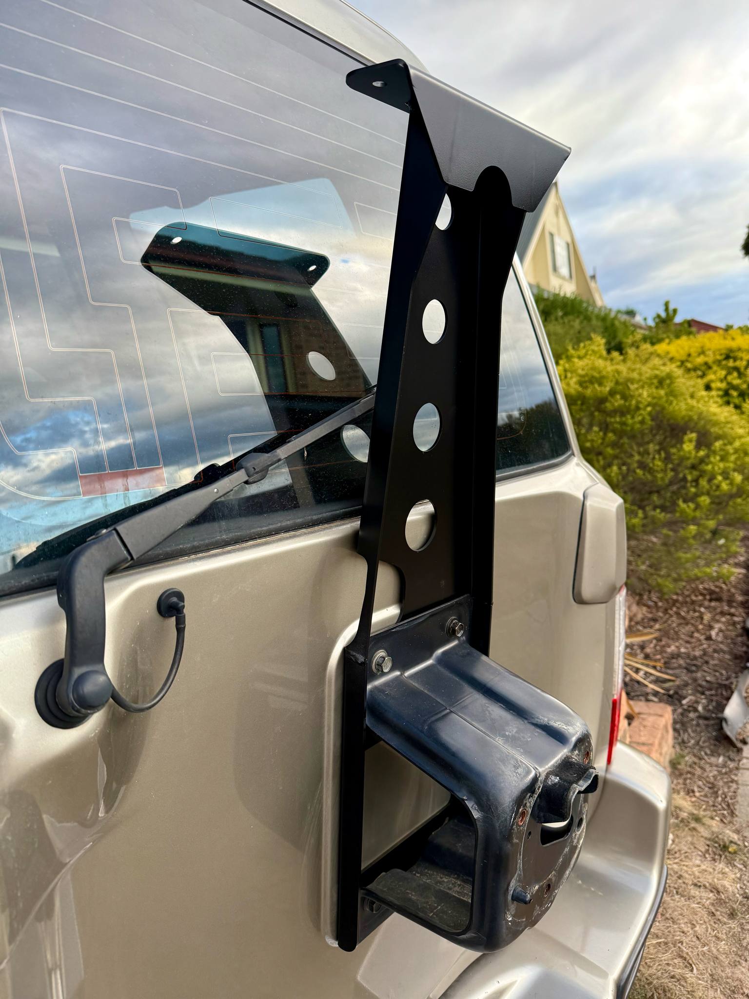 Racebred 4wd Rear Light Bar / Work Light Pole for Nissan Patrol GQ / GU | Racebred 4wd