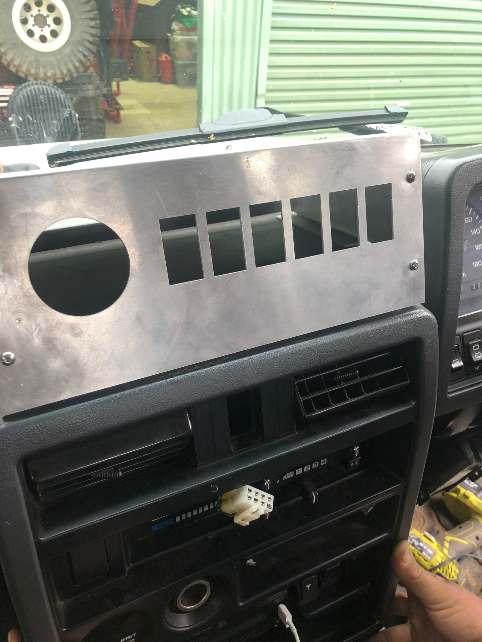 GQ Patrol Dash Switch & Gauge Pod | QIKAZZ 4x4 & Camping