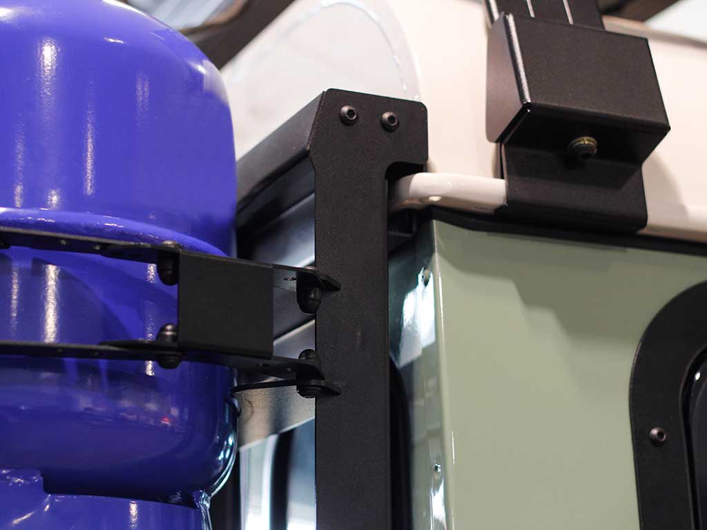 Land Rover Defender 90/110 Single Gas Bottle Bracket - by Front Runner | Front Runner