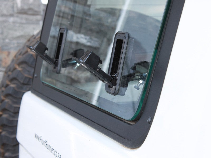 Gullwing Window / Right Hand Side Glass for Toyota Land Cruiser 76 - by Front Runner | Front Runner