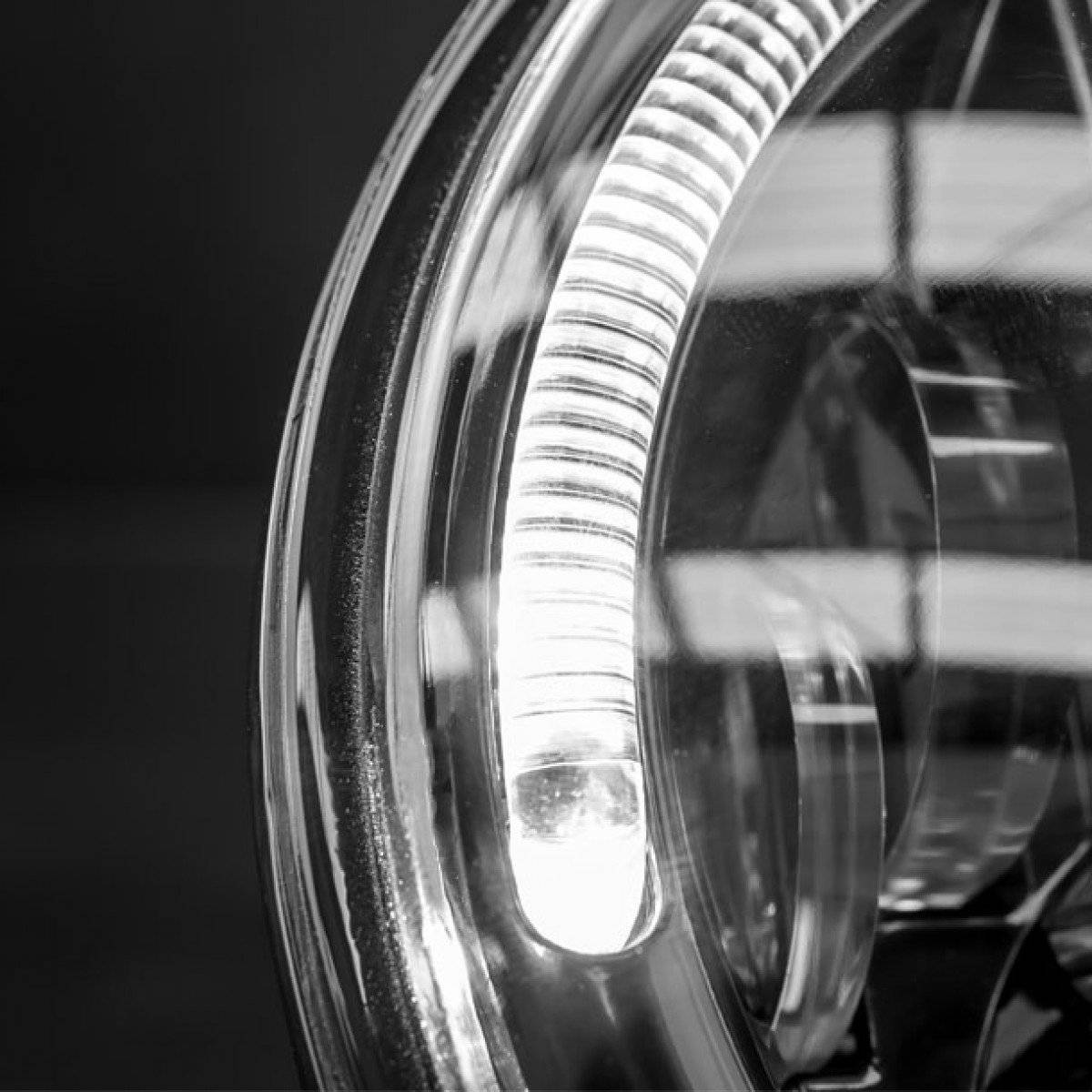 Stedi 7 inch CARBON LED Headlight for GQ Patrol, Jeep Wrangler & Landcruiser 75 | Stedi